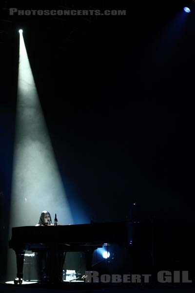 DIAMANDA GALAS - 2010-06-04 - PARIS - Espace Charlie Parker - Grande Halle - 